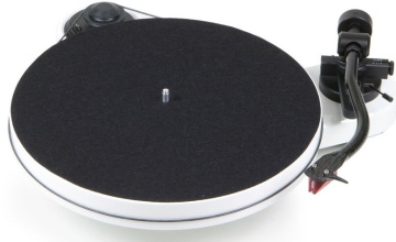 Pro-Ject RPM 1 Carbon + 2M RED Bílá