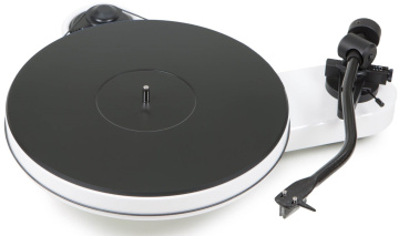 Pro-Ject RPM 3 Carbon + 2M Silver Bílý