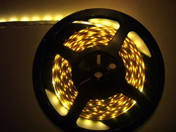 eLite LED páska SMD3528, teplá bílá, 12V, 1m, 120 LED/m