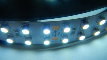 eLite LED páska SMD3528, studená bílá, 24V, 1m, 240 LED/m